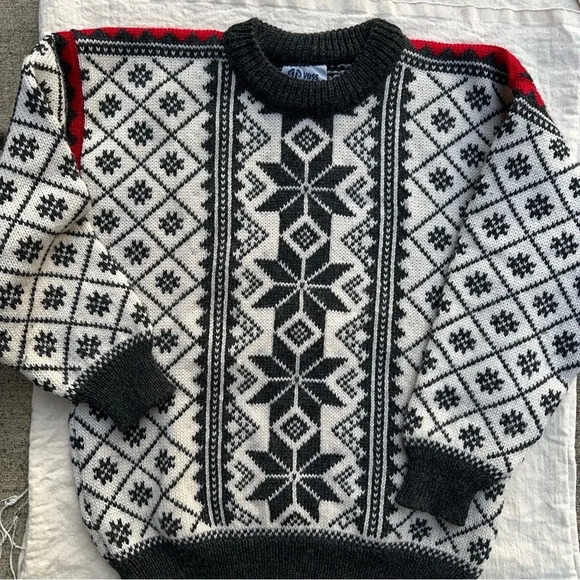 VOSS NORWAY NWOT PURE WOOL FAIR ISLE SNOWFLAKE SWEATER | SMALL - Picture 6 of 15